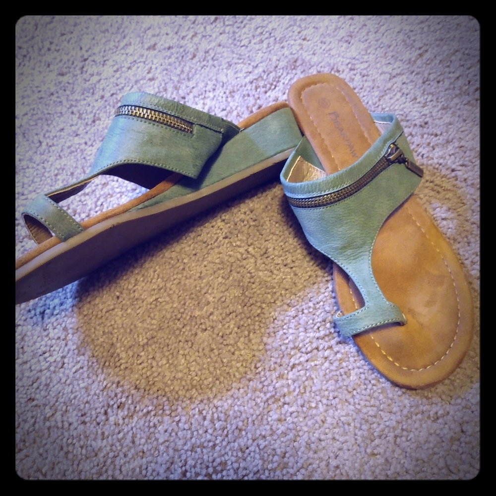 BearPaw sandal
